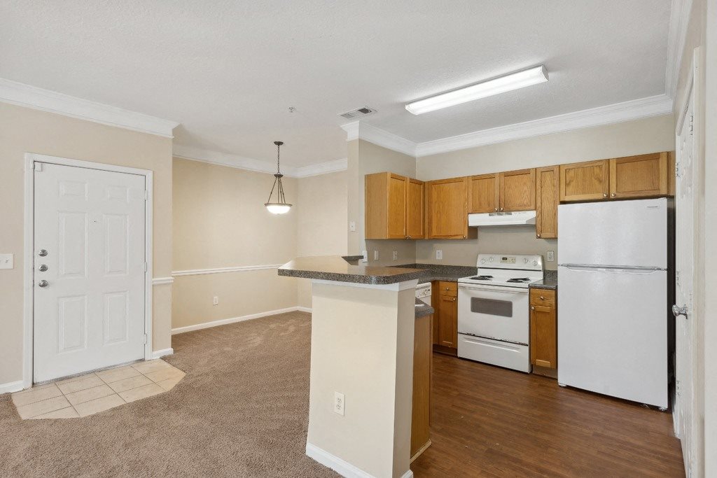 Kitchen and dining at Longwood Vista Apartment Homes in Atlanta GA